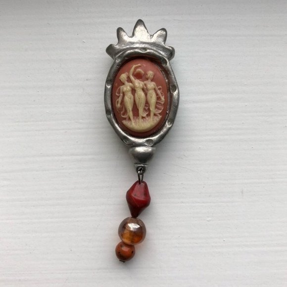 Pewter & Clay Beaded ‘Maiden’ Magnet - Picture 6 of 6